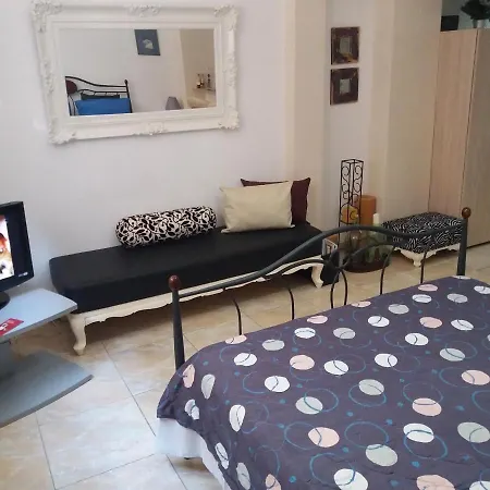 Nice In The Center Of Athens! Apartment *